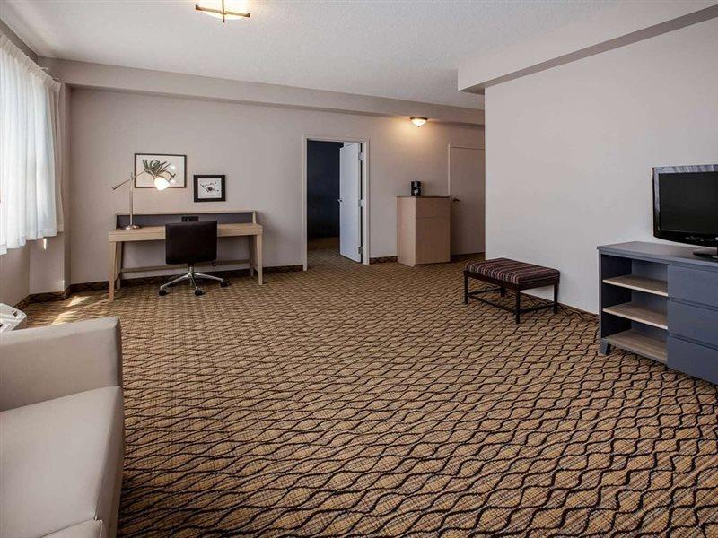 Days Inn&Suites by Wyndham Rochester Hills MI Exterior foto