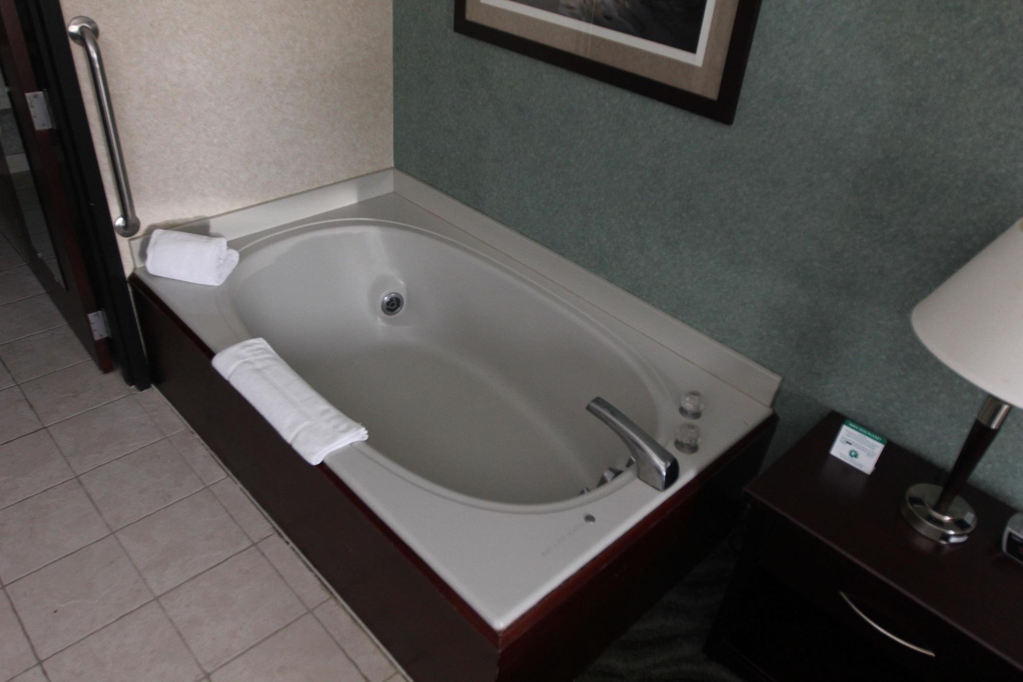 Days Inn&Suites by Wyndham Rochester Hills MI Exterior foto