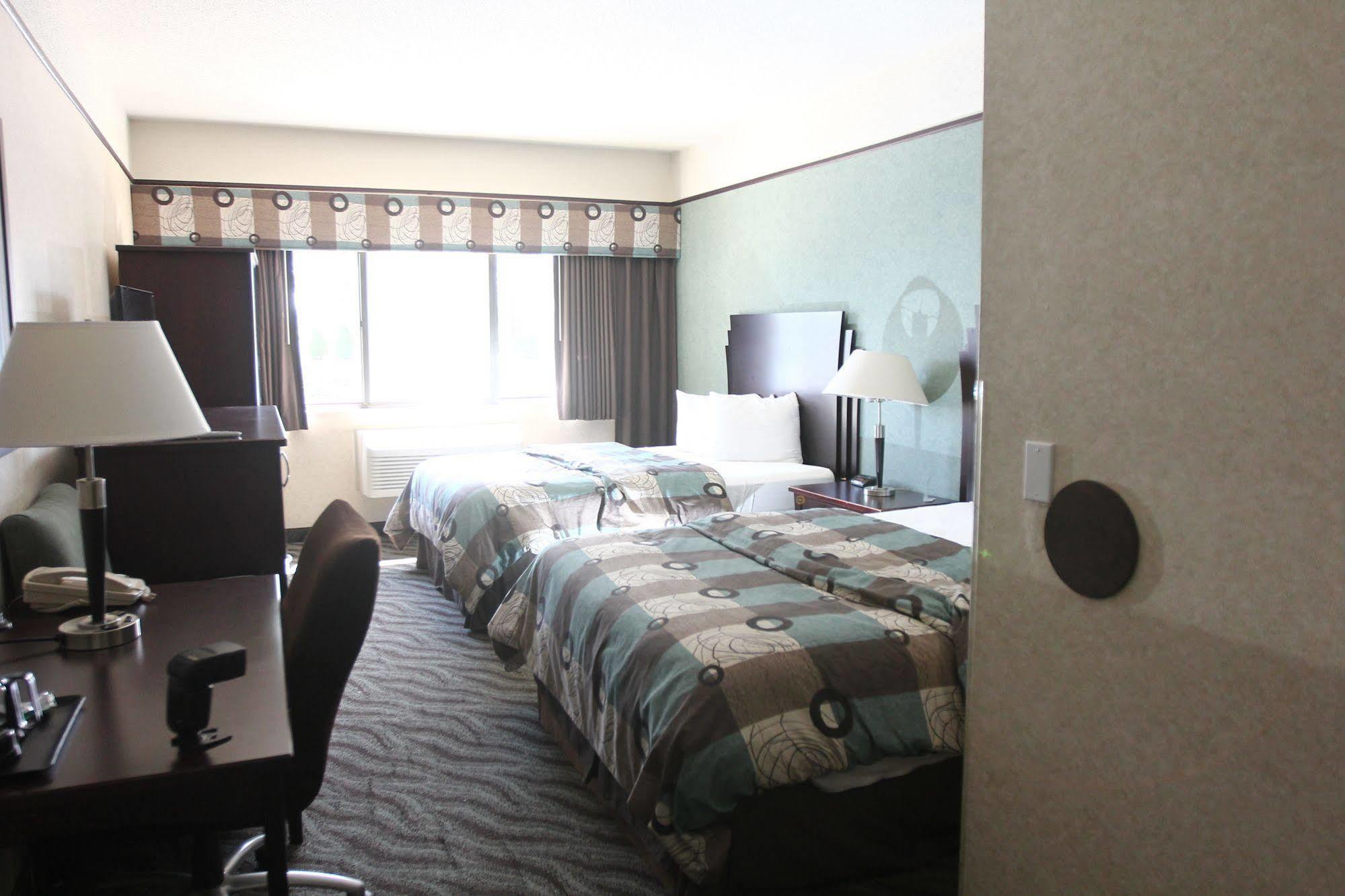 Days Inn&Suites by Wyndham Rochester Hills MI Exterior foto