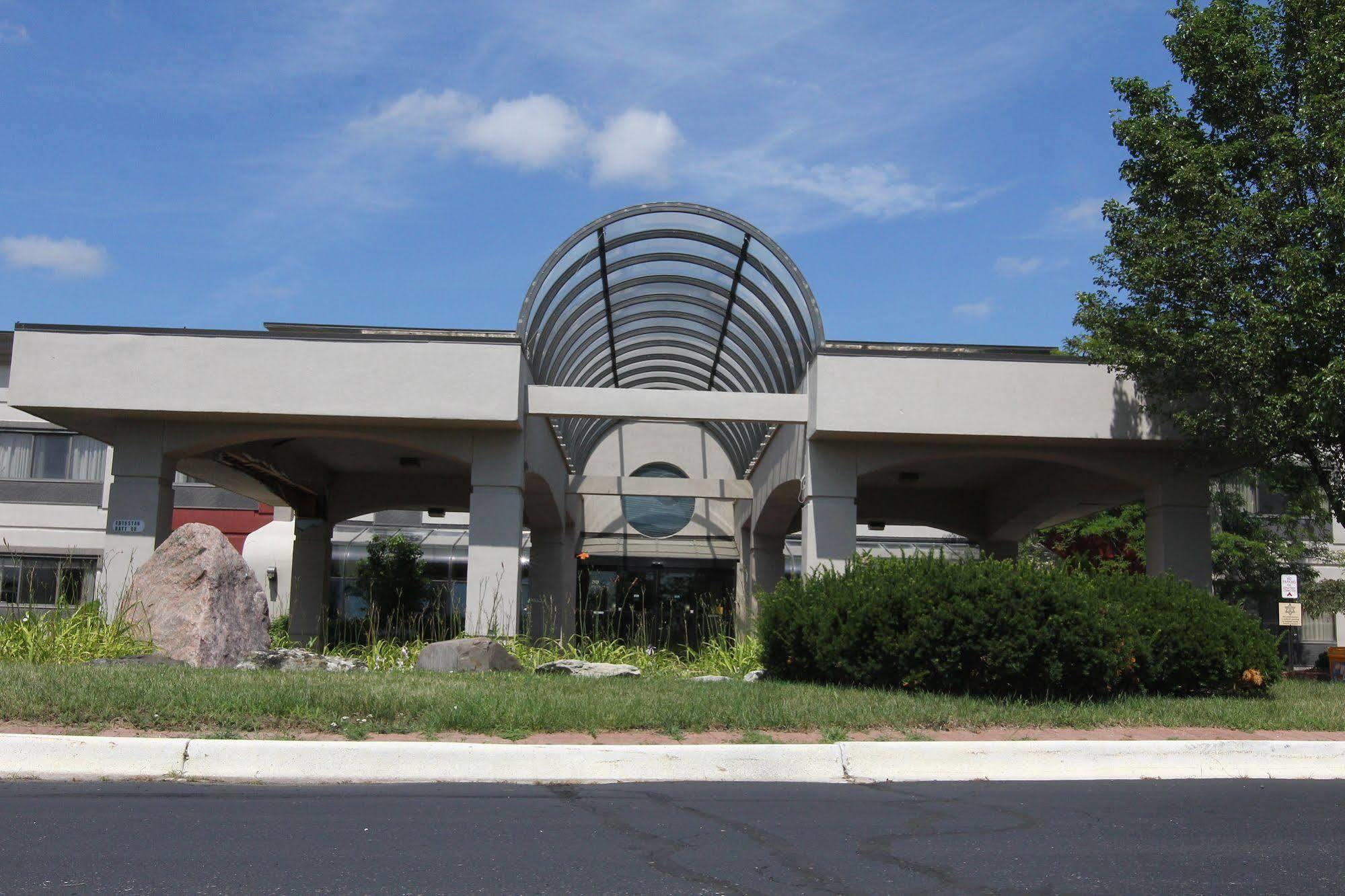 Days Inn&Suites by Wyndham Rochester Hills MI Exterior foto